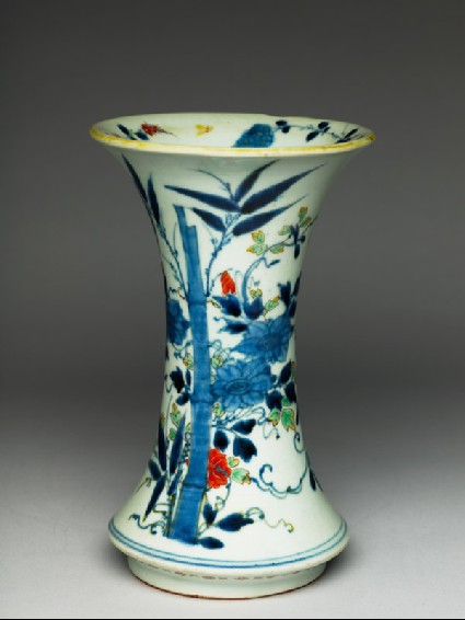 Trumpet vase with floral decorationoblique