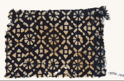 Textile fragment with flowers, quatrefoils, and rosettesfront