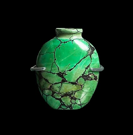 Turquoise snuff bottleside