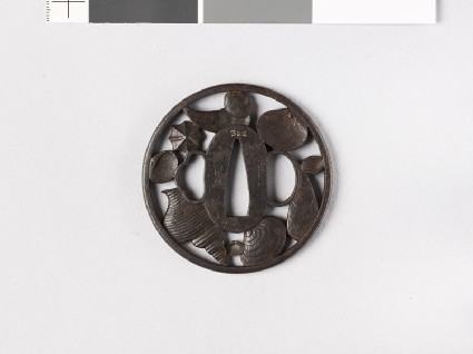 Tsuba with ten shellsfront