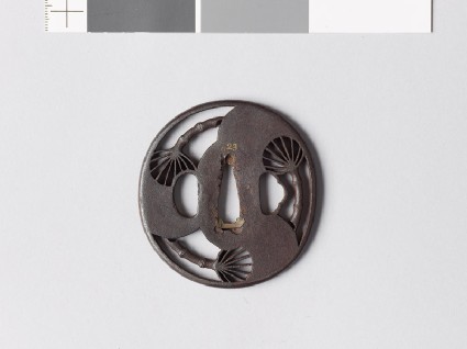 Tsuba with three fansfront