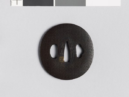 Lenticular tsuba with shippō diaper of interlaced circlesfront