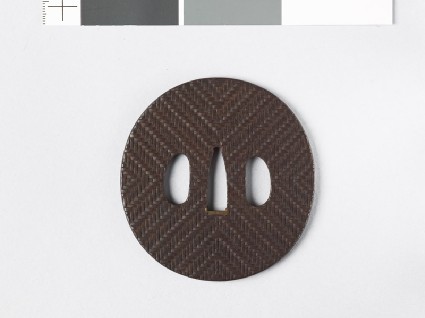 Tsuba with basket plait designfront